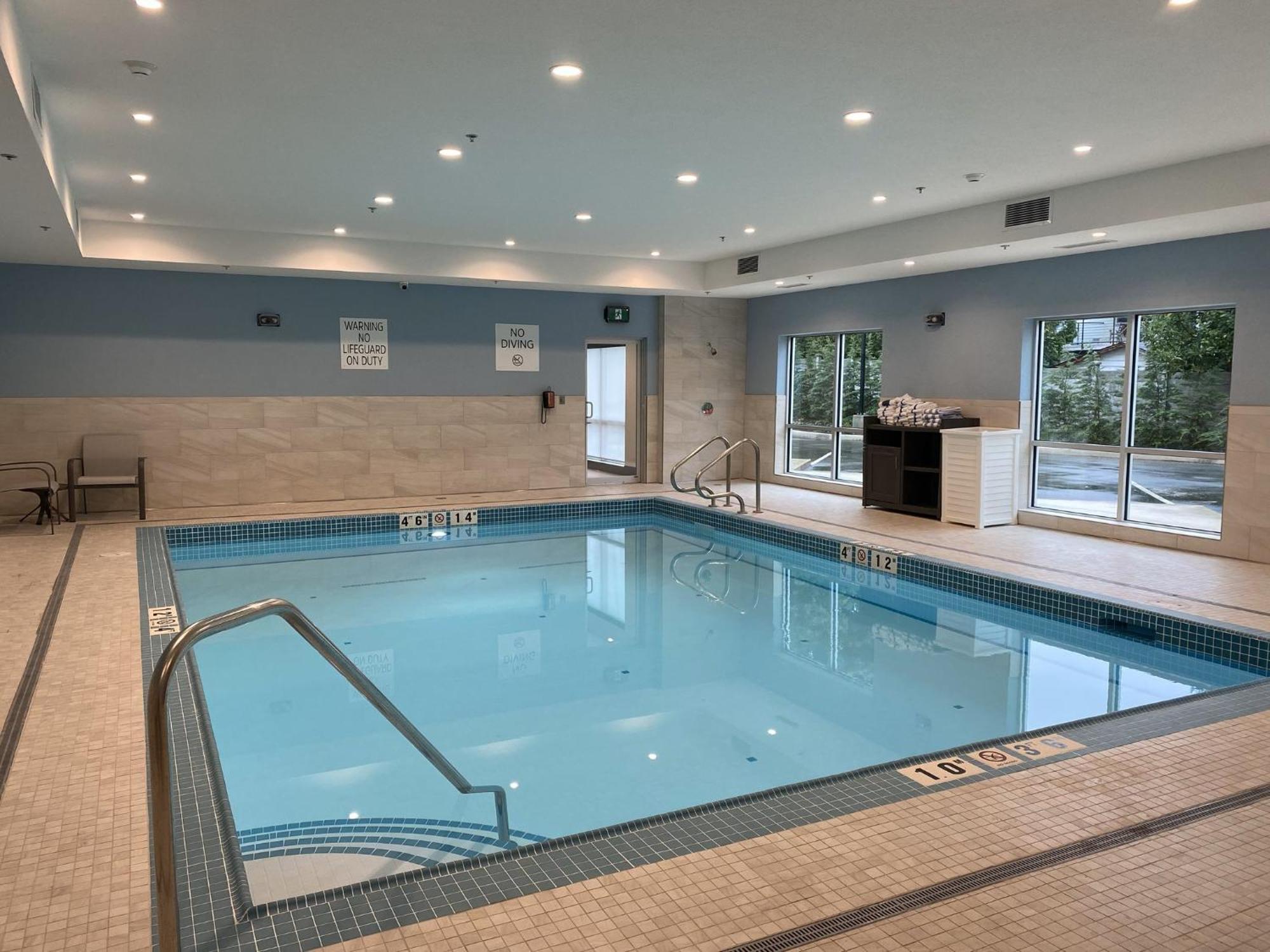 Holiday Inn Express & Suites - Courtenay - Comox By Ihg Exteriör bild