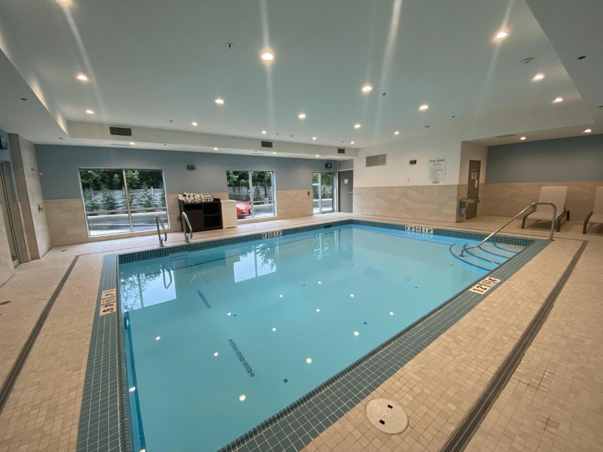 Holiday Inn Express & Suites - Courtenay - Comox By Ihg Exteriör bild